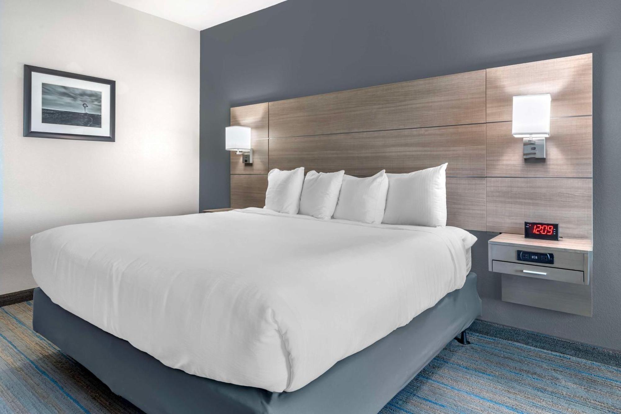 Best Western Plus Stephenville Inn Exterior photo