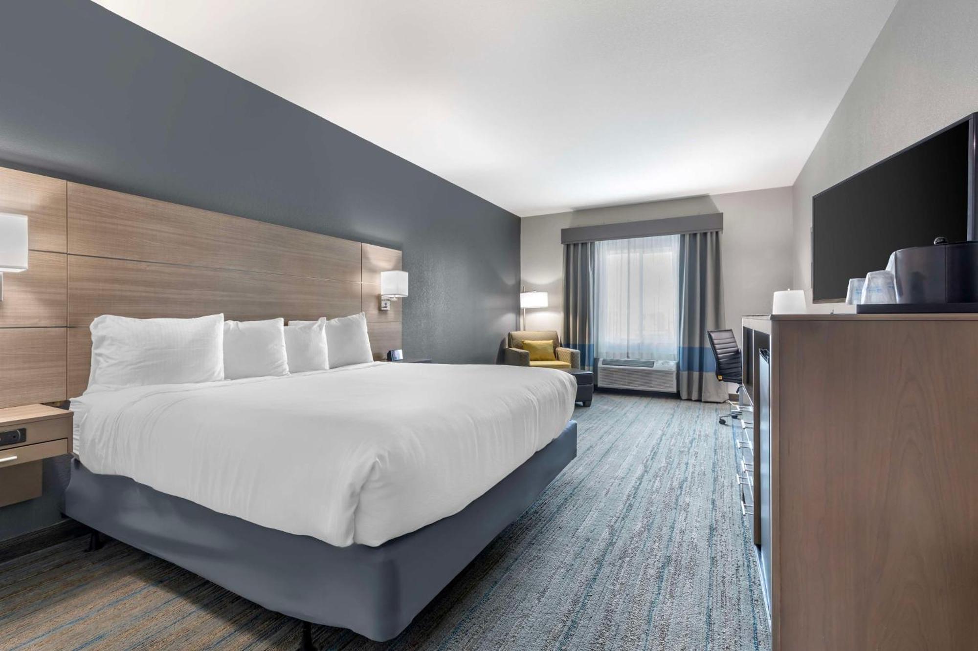 Best Western Plus Stephenville Inn Exterior photo