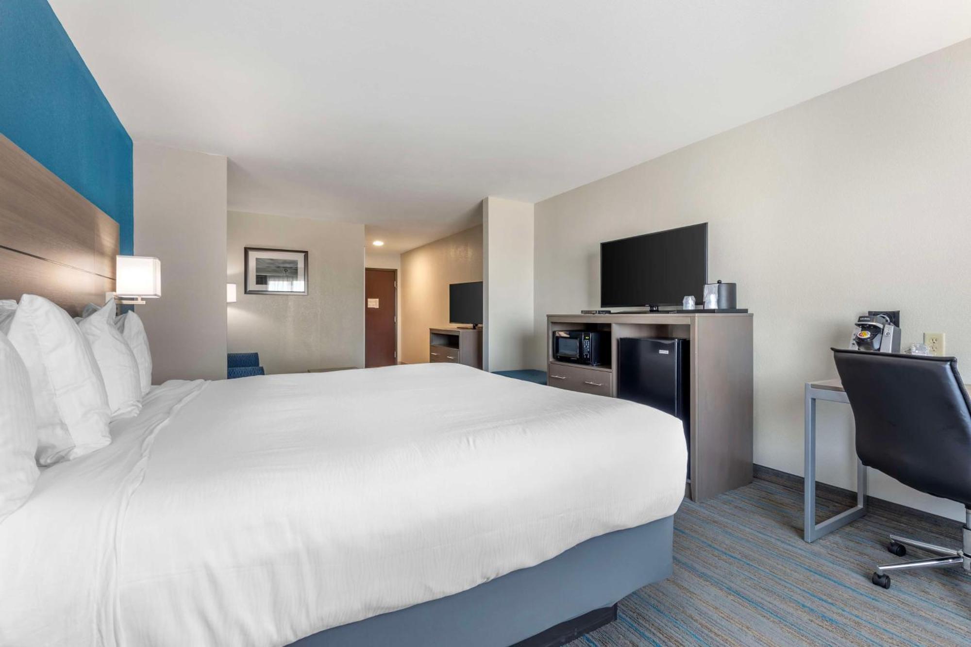 Best Western Plus Stephenville Inn Exterior photo