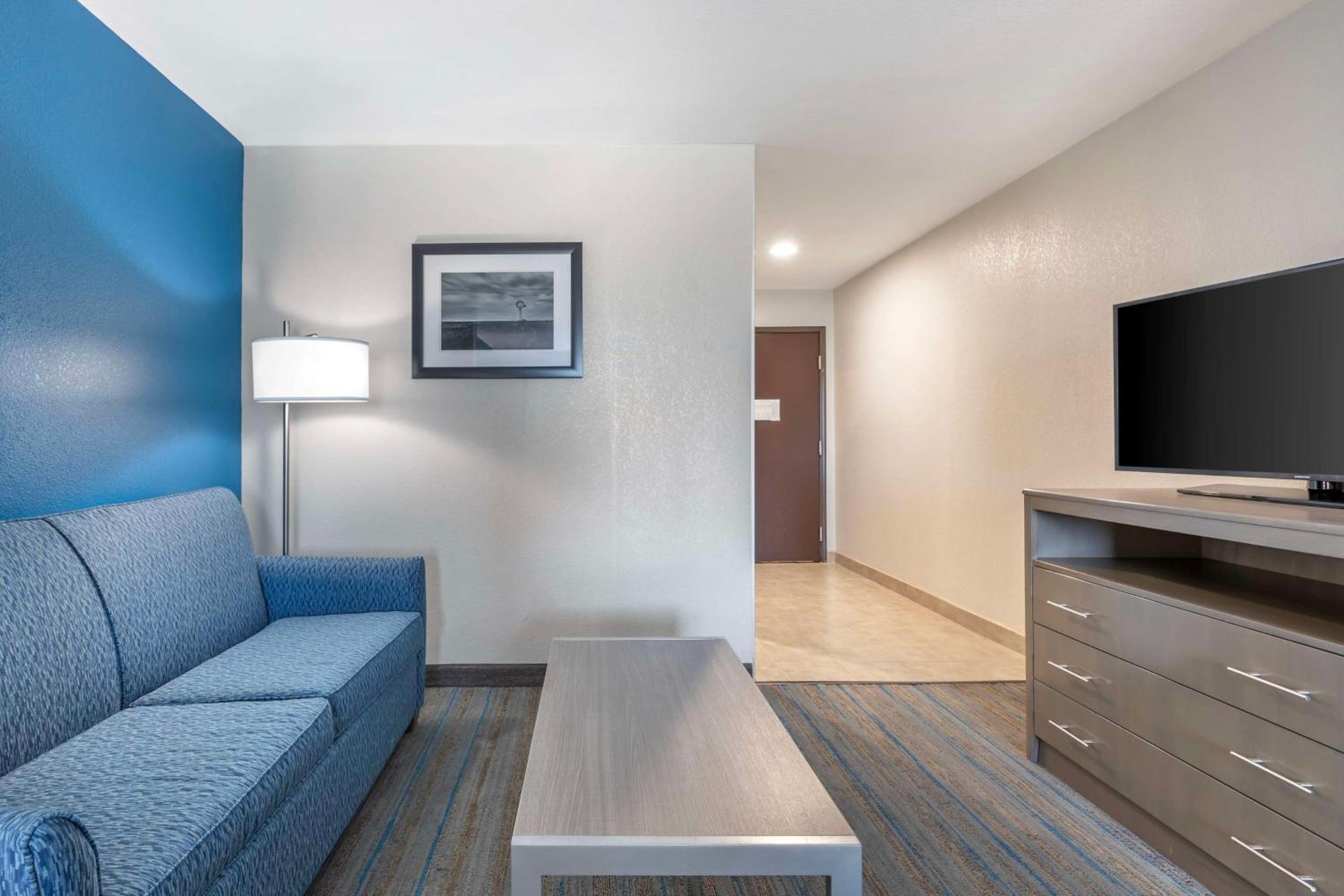Best Western Plus Stephenville Inn Exterior photo