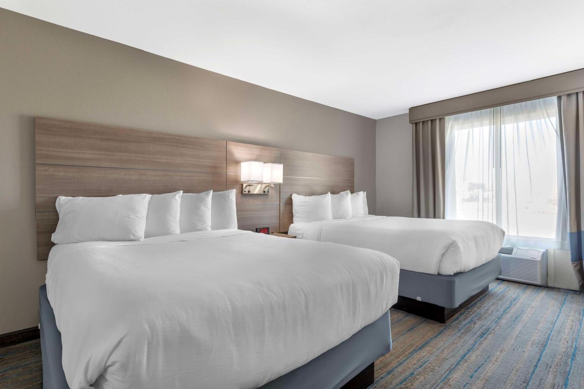Best Western Plus Stephenville Inn Exterior photo