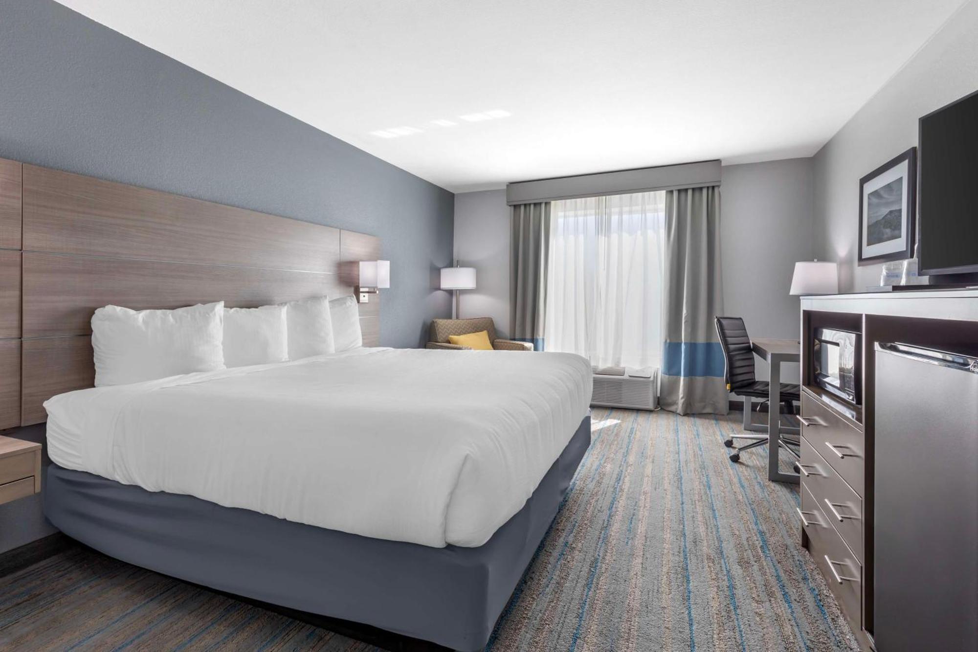 Best Western Plus Stephenville Inn Exterior photo