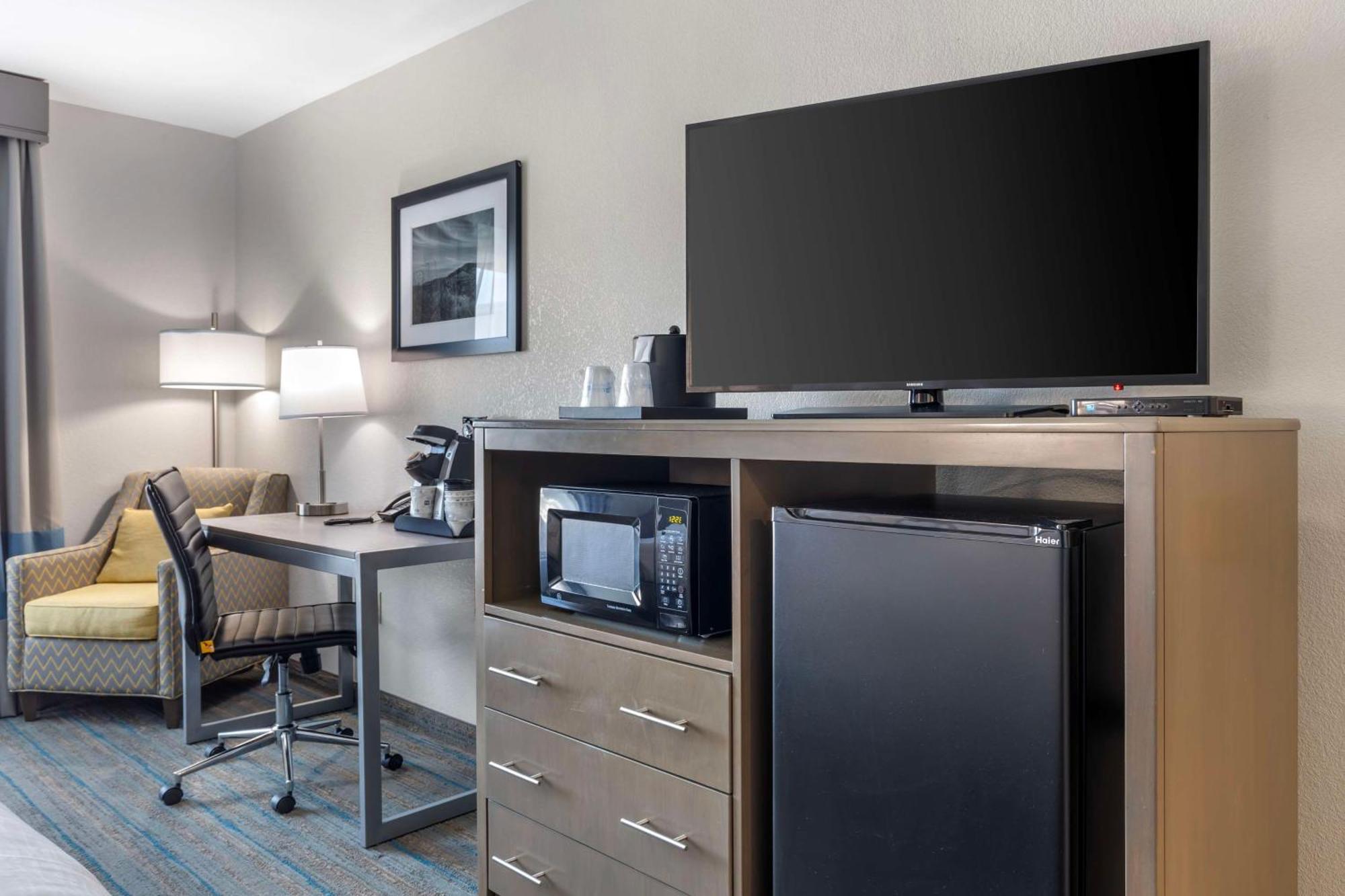 Best Western Plus Stephenville Inn Exterior photo
