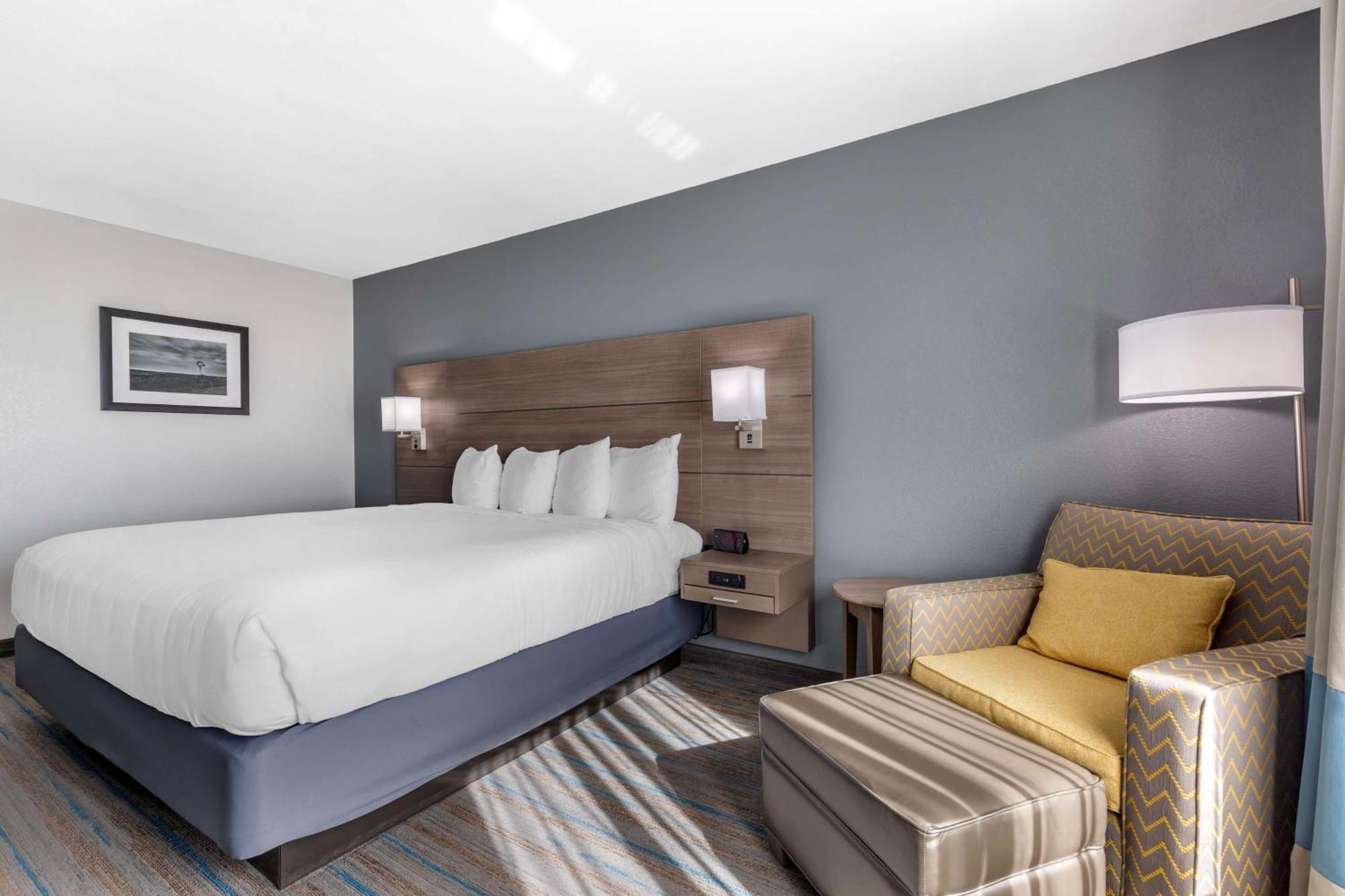 Best Western Plus Stephenville Inn Exterior photo